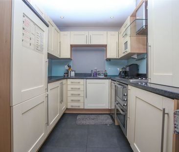 Brookbank Close, - Photo 6