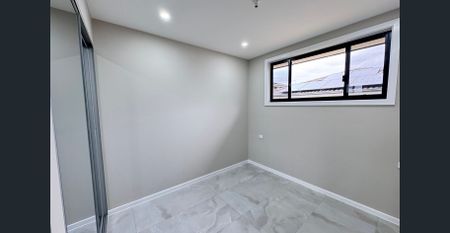 GRANNY FLAT - FOR LEASE - Photo 2