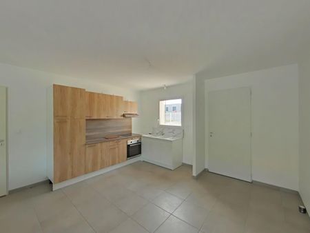 Location Maison 4 pièces 82m² ROMANS SUR ISERE 26100 - Photo 4