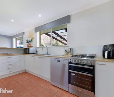 Comfortable Living in Quiet Cul-De-Sac - Photo 1