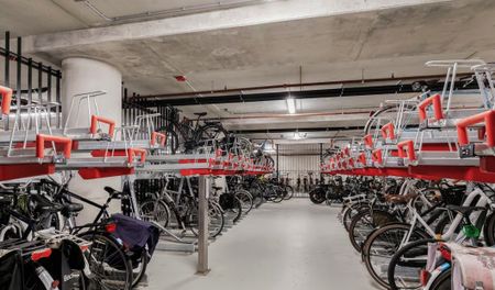 Te huur: Appartement Badhuiskade in Amsterdam - Photo 2