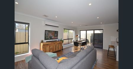 FULLY FURNISHED - SEE AGENT FOR AVAILABILITY - Photo 3