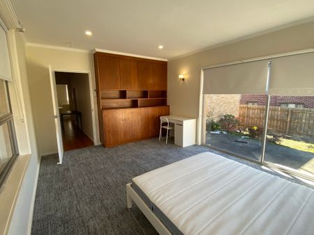 Glen Waverley - Photo 4