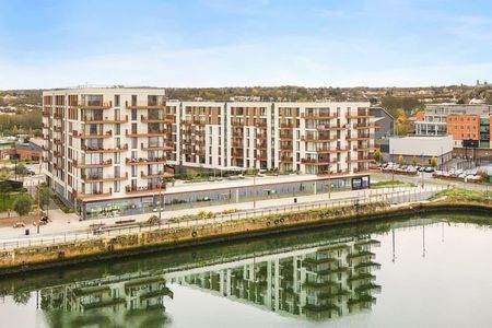 3 bedroom apartment to rent - Photo 2