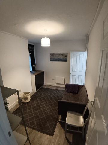 1 Bed Flat, Thornton Heath, CR7 - Photo 4