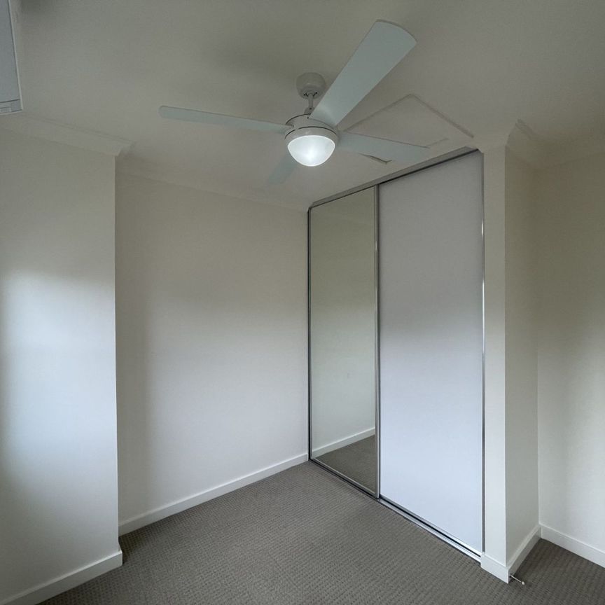 2 Bedroom Apartment in Highly Sought after Location - Photo 1