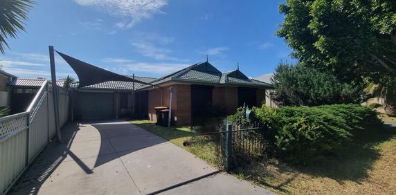 Outstanding Family Home! - Photo 2