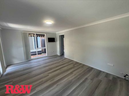 UPDATED FAMILY HOME !! - Photo 2