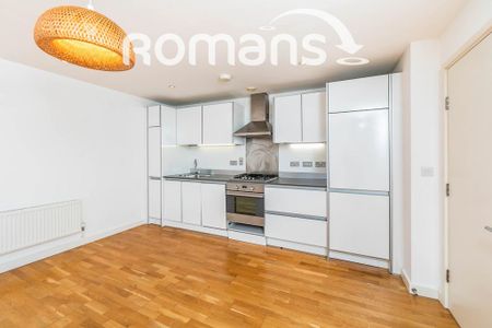 2 bedroom flat to rent - Photo 2