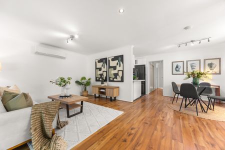 Gorgeous renovated Gordon Home - Photo 2