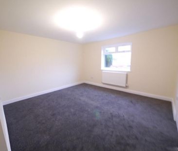 3 bedroom end of terrace house to rent - Photo 5