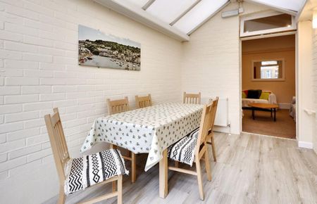 6 bedroom terraced house to rent - Photo 3
