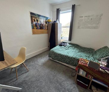4 bedroom terraced house to rent - Photo 5
