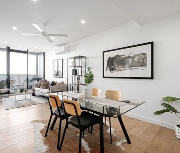 Inner City Luxury living Just Metres to Everything - Photo 3