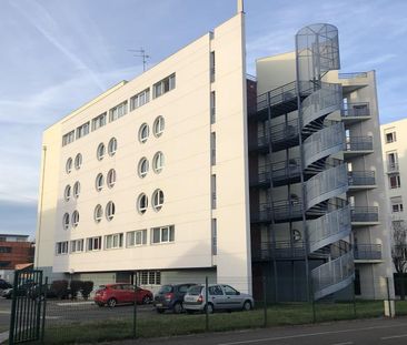 A 200M de l'Université, T2 Meublé en dernier étage d'une Résidence récente avec balcon couvert, vue Pyrénées, cave et parking privé, - Photo 5