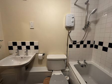 2 bedroom flat to rent - Photo 5