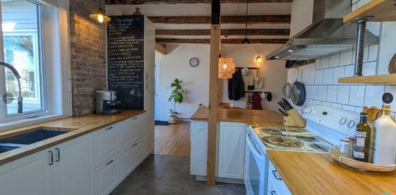 ✨ Magnifique 4 ½ lumineux et chaleureux dans le Vieux-Limoilou - Photo 2