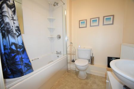 2 bedroom apartment to rent - Photo 4