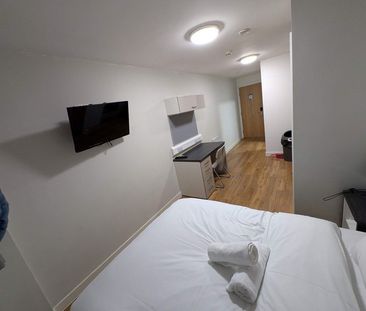 Saint James' Boulevard - Photo 3