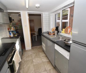 4 bedroom house to rent - Photo 2