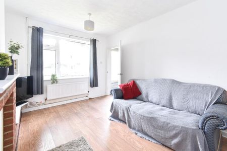 4 bedroom terraced house to rent - Photo 4