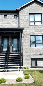 5 1/2, Ste-madeleine, bas de triple(style condo ), porte patio ,terrasse, cabanon, secteur sécuritaire, tranquille, près des services - Photo 4