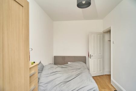 5 Pegwell House Room 1 - Photo 2