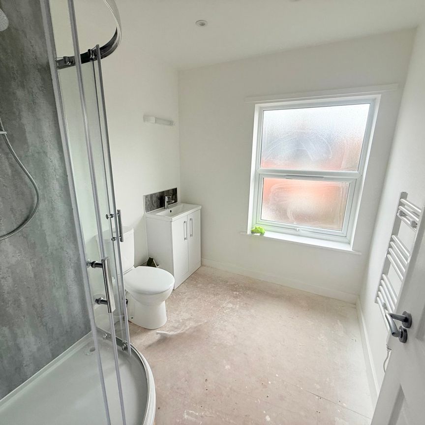 Sherborne Road, Yeovil, Somerset - Photo 1