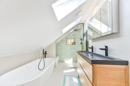 4 bedroom detached house to rent - Photo 5