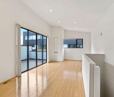 MODERN AND LOW MAINTENANCE LIVING - Photo 1