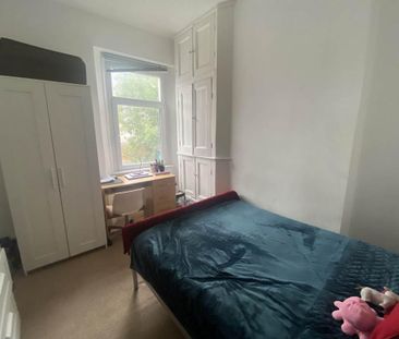 6 bedroom terraced house to rent - Photo 2