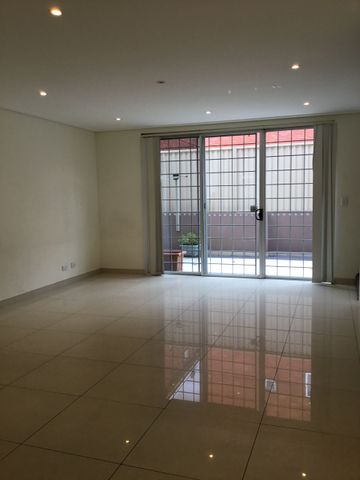 Spacious & Convenient 3-Bedroom Apartment in Prime Hurstville Location - Split Levels - Photo 2