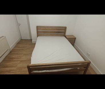 Room in a Shared Flat, Newham Way, E16 - Photo 3