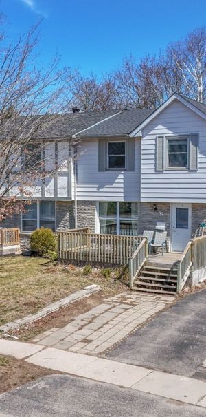 12 Chartwell Crescent, Guelph - Photo 1