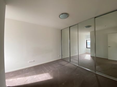 2 BEDROOM APARTMENT IN THE HEART OF BRUNSWICK - Photo 2