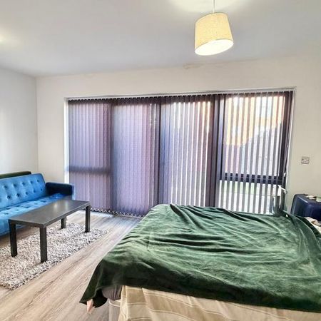 1 bedroom in a house share to rent - Photo 3