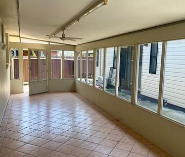 CONVENIENT LOCATION! - Photo 2