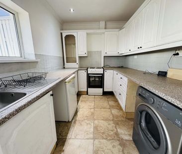3 bedroom terraced house to rent - Photo 6