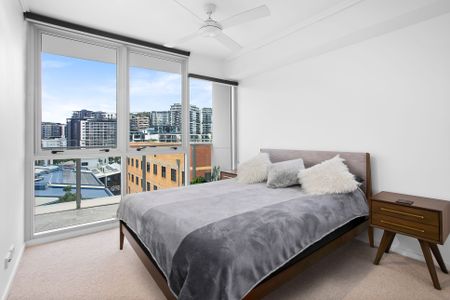 Beautifully renovated apartment in the heart of Teneriffe - Photo 2