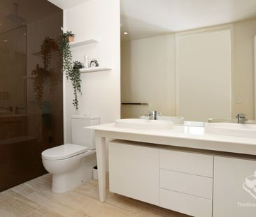 Luxury Waterfront Living at Royal Pines Marina - Photo 3