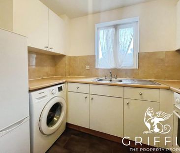 Ashford Court, Overcliff Road, Little Thurrock, RM17 - Photo 4