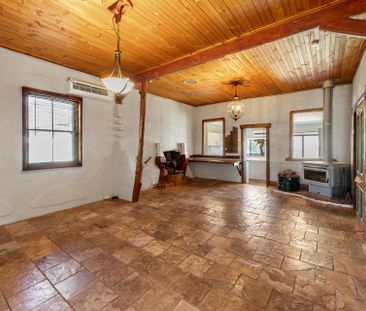 Unique Property in Kurri Kurri! - Photo 2