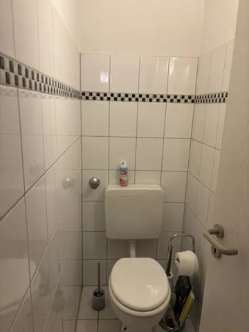 Düsseldorf-Eller: Großzügige 2-Zimmer-Dachgeschoss-Wohnung! - Photo 5