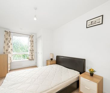 5 Tarves Way, Greenwich, SE10, London - Photo 2