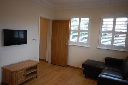 1 bedroom Flat To Let - Photo 3