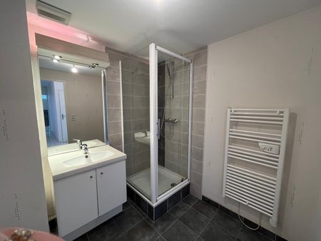 Location Appartement 3 pièces 69m² ANGERS 49100 - Photo 3