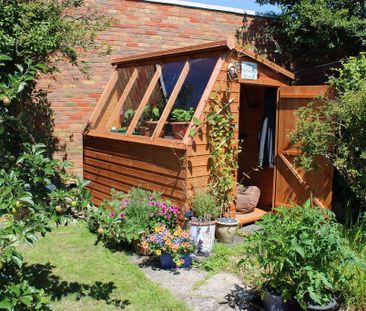 2 bedroom semi-detached bungalow to rent - Photo 3