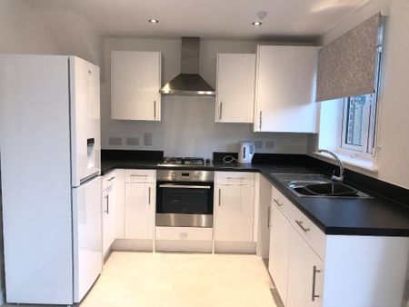 3 bedroom semi-detached house to rent - Photo 3