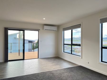 Modern Townhouse with Scenic Views - Photo 5