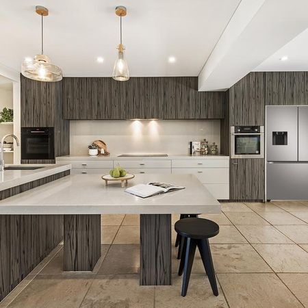 Exceptional Family Entertainer in a Picture-Perfect Setting - Photo 4